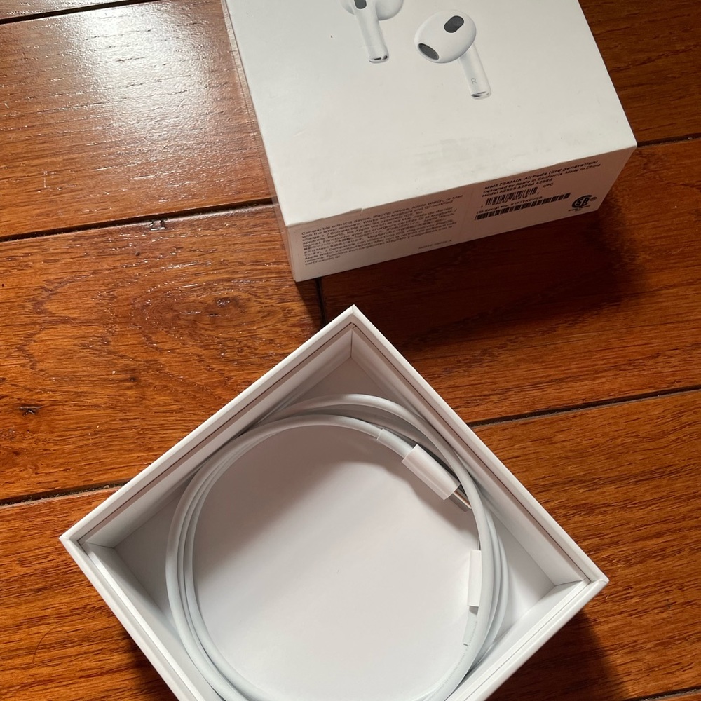 AirPod pros - Picture 5 of 7